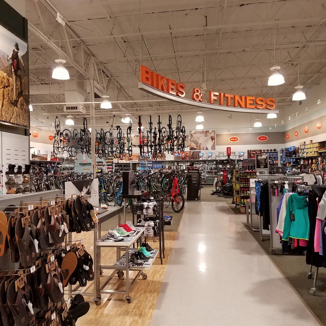 DICK'S Sporting Goods 3